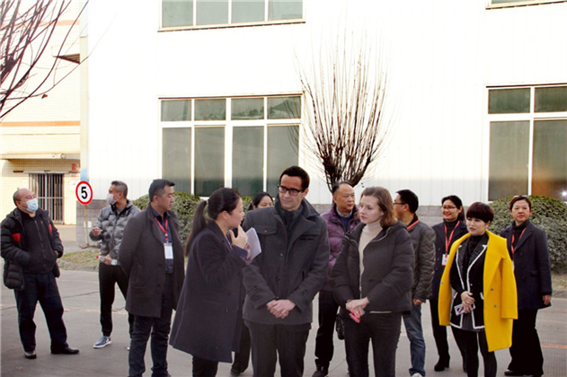 波蘭駐成都總領(lǐng)事館總領(lǐng)事莫戈蒔及波蘭企業(yè)一行蒞臨金宮訪問交流