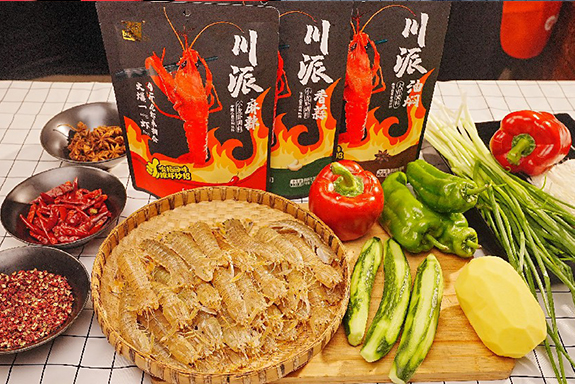 金宮，金宮雞精，金宮味精，金宮火鍋底料，金宮香腸臘肉調(diào)料，金宮小龍蝦調(diào)料，金宮魚(yú)調(diào)料，金宮調(diào)料定制，金宮調(diào)味品定制