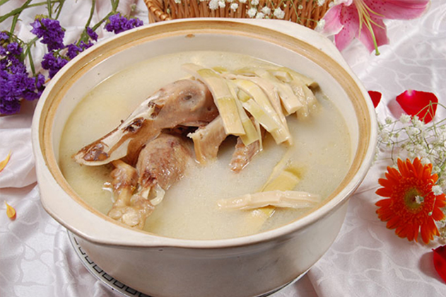 金宮，金宮雞精，金宮味精，金宮火鍋底料，金宮香腸臘肉調(diào)料，金宮小龍蝦調(diào)料，金宮魚(yú)調(diào)料，金宮調(diào)料定制，金宮調(diào)味品定制