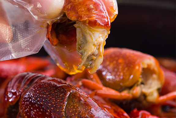 3款紅遍夜宵攤的小龍蝦做法，金宮小龍蝦調(diào)料讓你在家輕松做，呼朋喚友痛快吃！