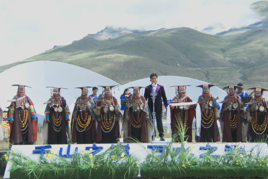 金宮，金宮雞精，金宮味精，金宮火鍋底料，金宮香腸臘肉調(diào)料，金宮小龍蝦調(diào)料，金宮魚(yú)調(diào)料，金宮調(diào)料定制，金宮調(diào)味品定制